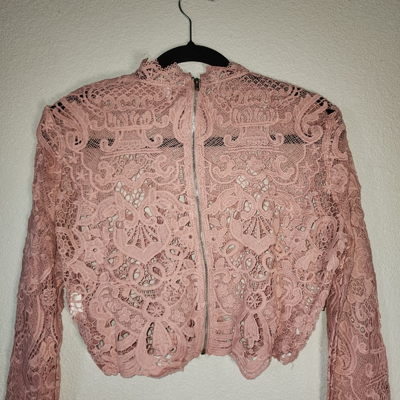 a'gaci Delicate Pink Lace Crop Top - Picture 8 of 9